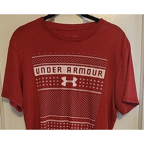 Size Small Under Armour Red Holiday T-Shirt Short Sleeve - Picture 2 of 7